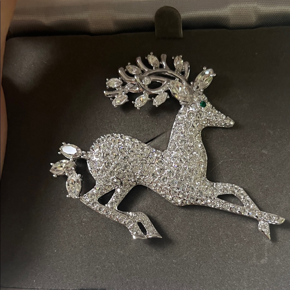 Nolan Miller Sparkling Pave Diamond Rhinestone Silver Deer Brooch - Picture 6 of 6